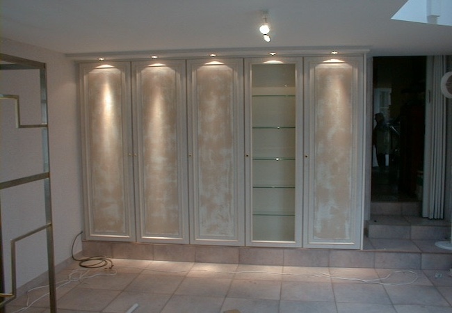 Armoire vitrine en MDF à peindre