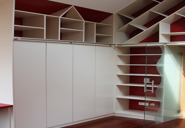 Bibliothèque en MDF laqué